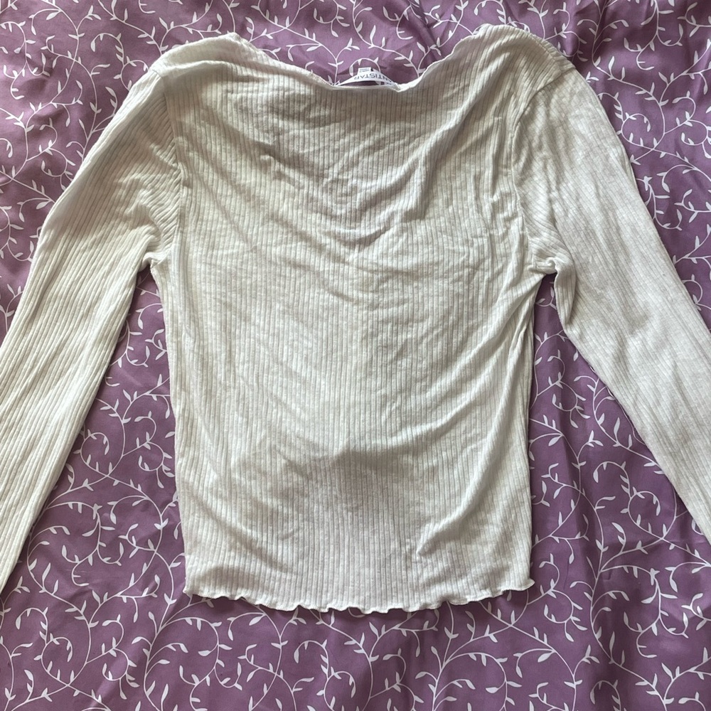 S cute white cropped top with a tie upfront - Picture 2 of 3